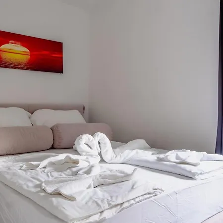 Pet Friendly In With House Sea View