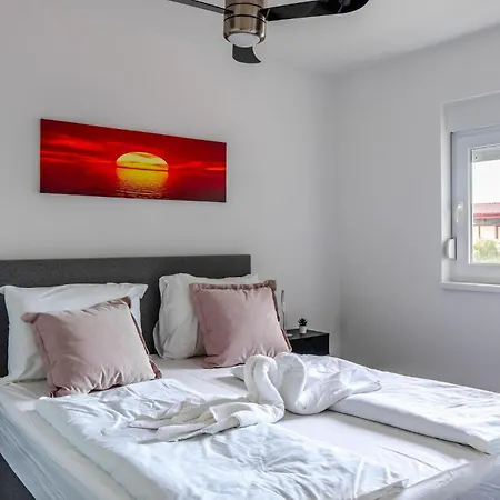 2 Bedroom Awesome In